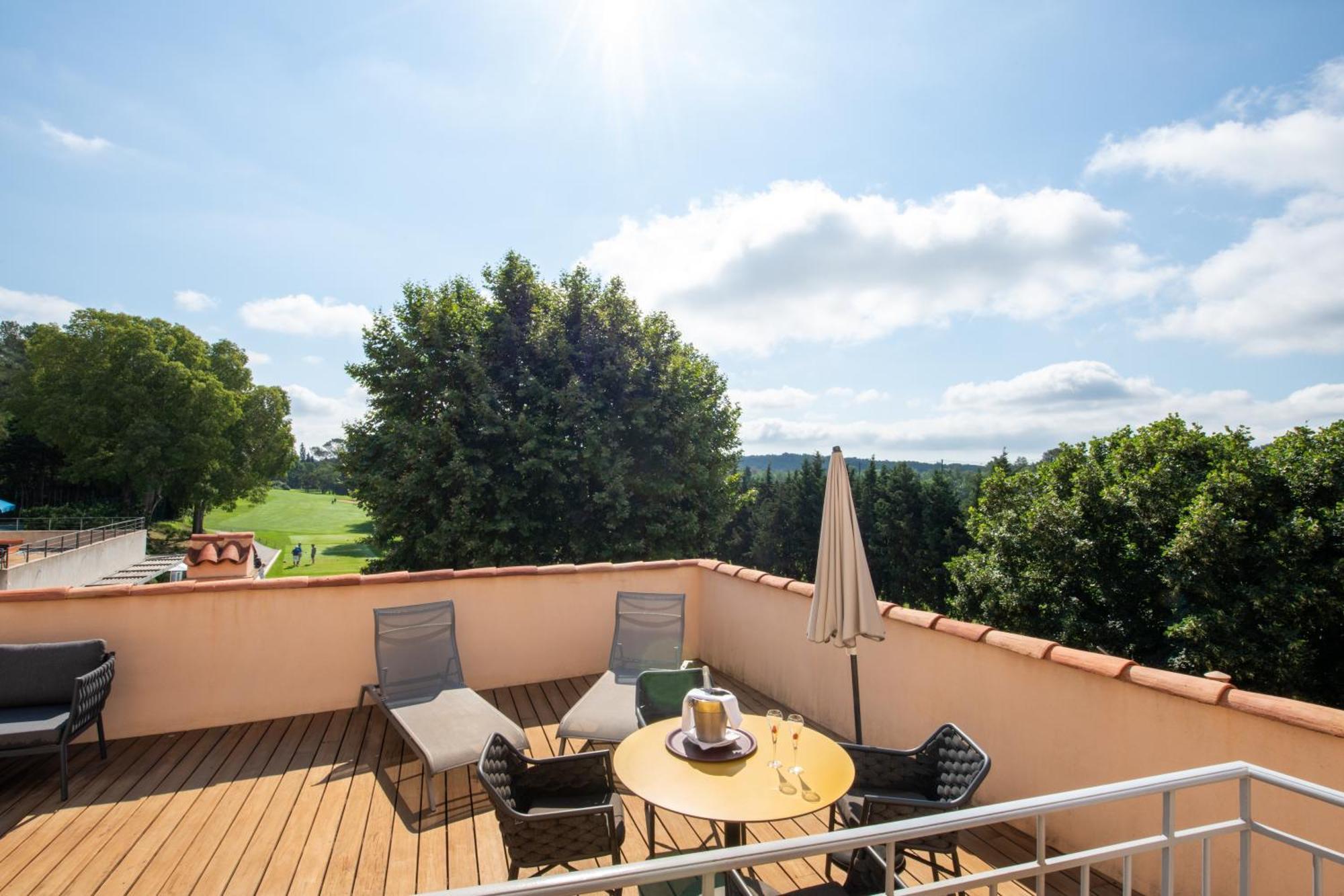 Hotel Golf & Spa Chateau De La Begude The Originals Collection Valbonne Exterior photo